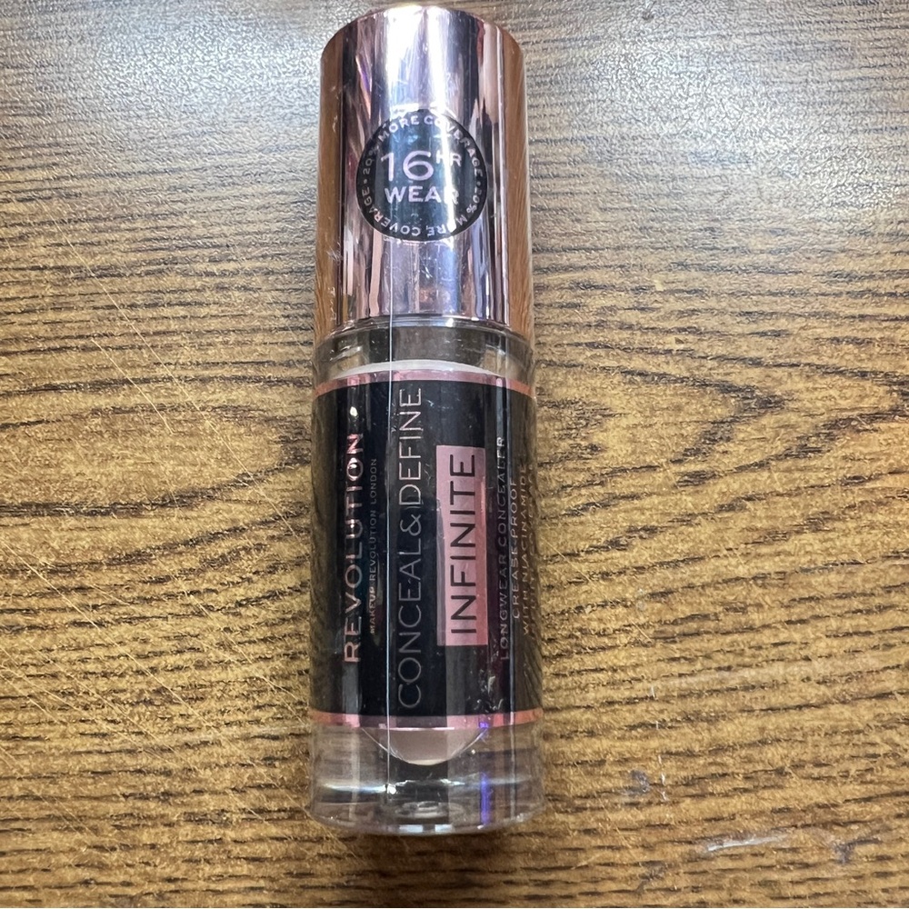 Revolution C 3.5 Conceal & Define Infinite Long Wear Concealer Crease Proof